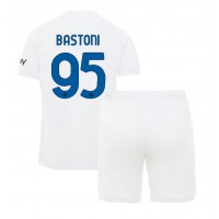 Camisa de Futebol Inter Milan Alessandro Bastoni #95 Equipamento Secundário Infantil 2023-24 Manga Curta (+ Calças curtas)
